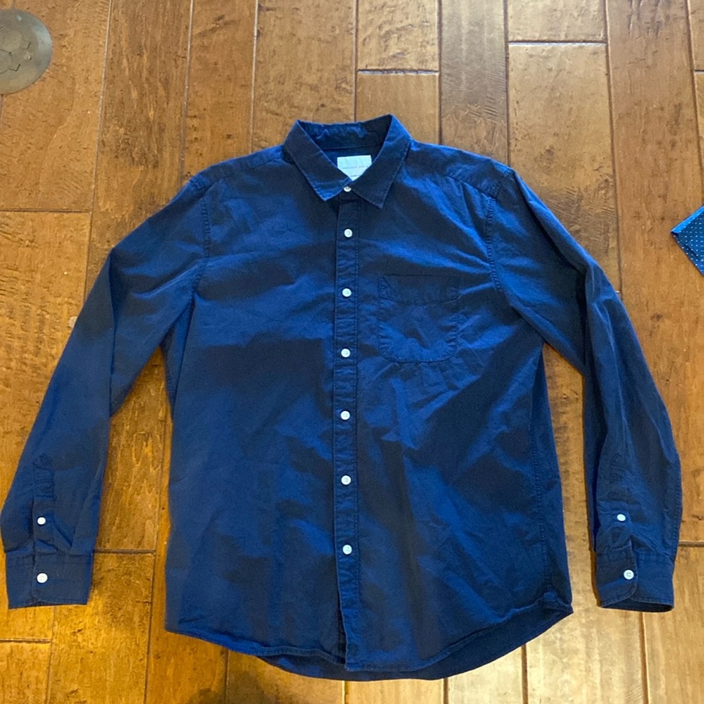 American eagle button down